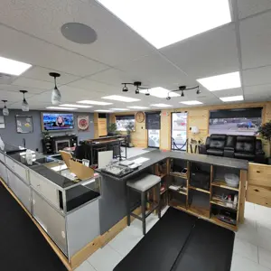 KC Gold and Diamond Traders - Counter to Entrance View