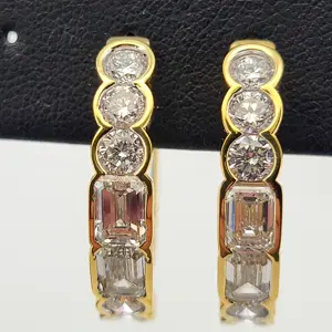 Jewelry piece 13 on display