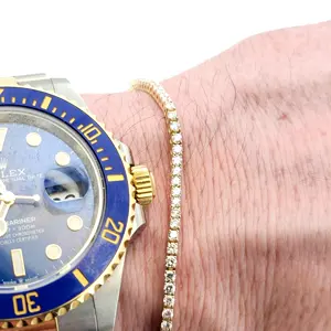 Jewelry piece 18 on display