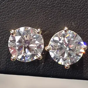 Jewelry piece 21 on display